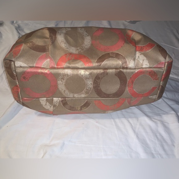 LN Coach Purse with Pink Satin on inside. - Picture 4 of 5